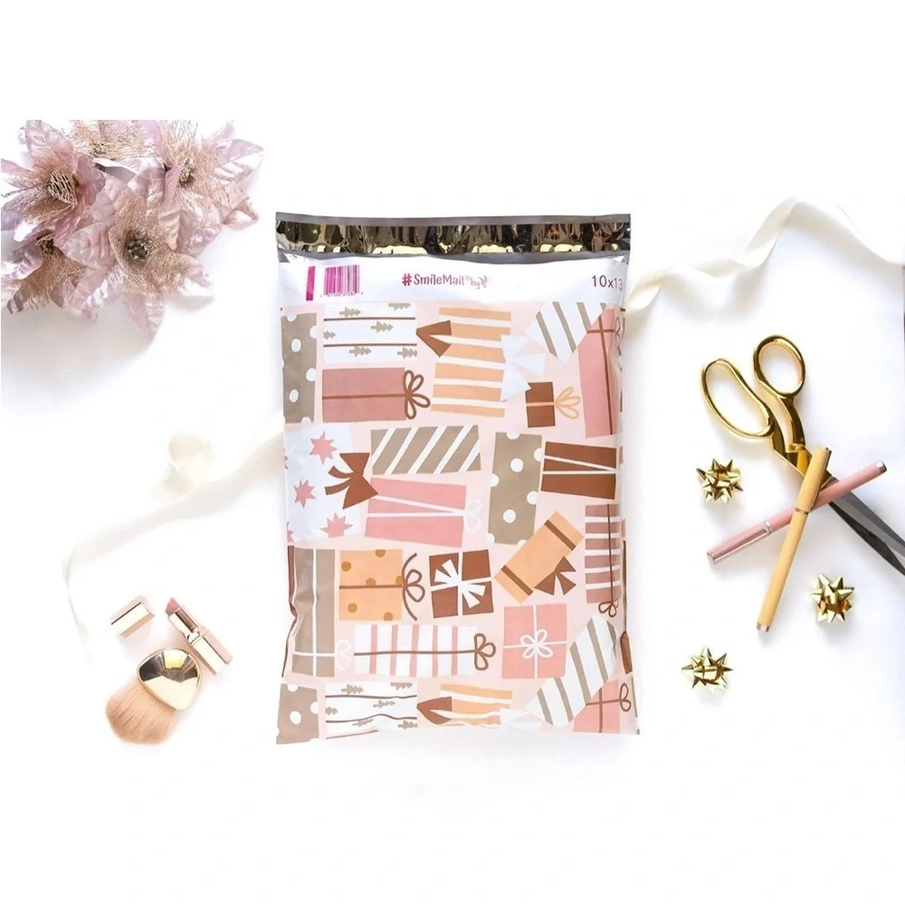20 (10” x 13”) Gift-Themed Poly Mailers Poly Bags BRAND NEW